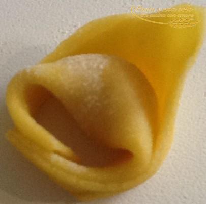 tortellini fatti in casa, in brodo