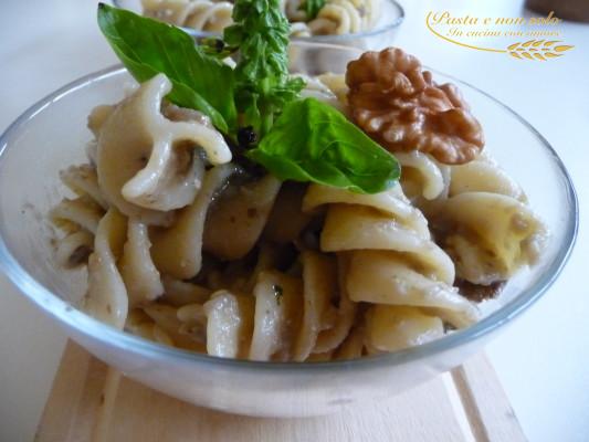 fusilloni al pesto d melanzane