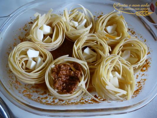 Nidi di tagliatelle al forno