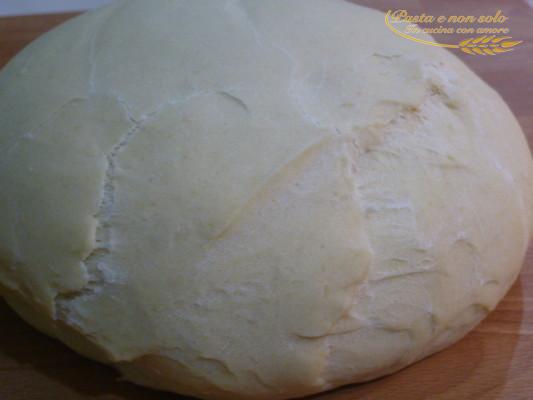 corona di pan brioche con pasta madre